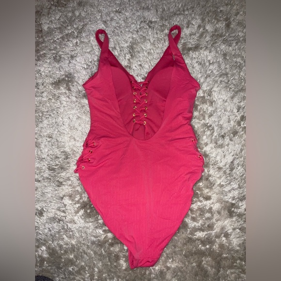NWOT One Piece Swimsuit size M - Picture 4 of 5